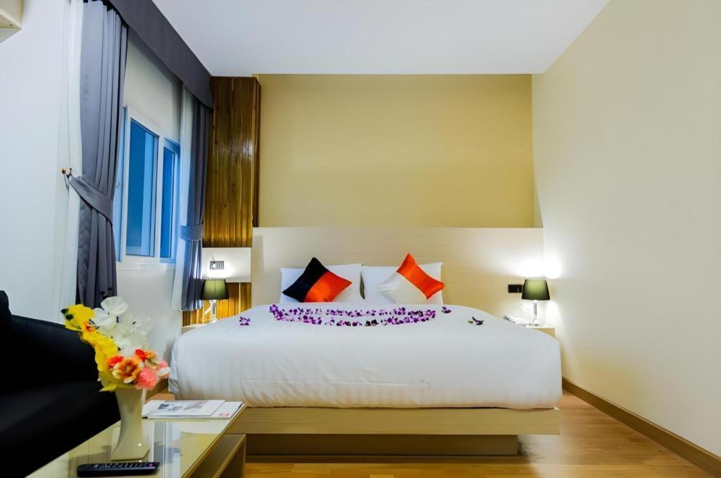 Gt Residence Hotel Бурирам Экстерьер фото