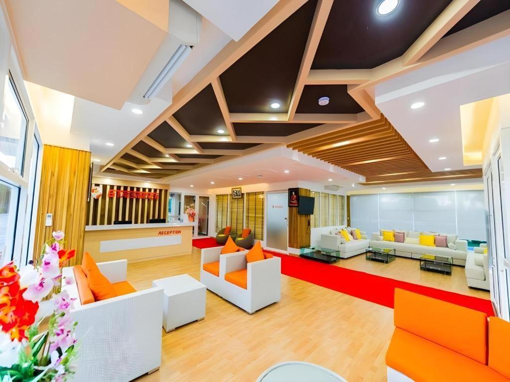 Gt Residence Hotel Бурирам Экстерьер фото